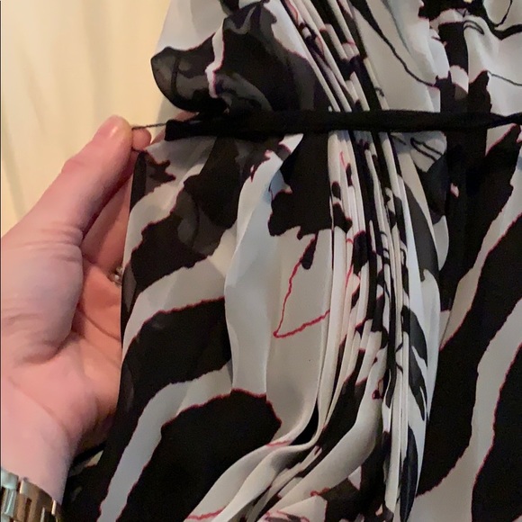 Layer floral cocktail dress w/ draping & 1” straps - Picture 3 of 6